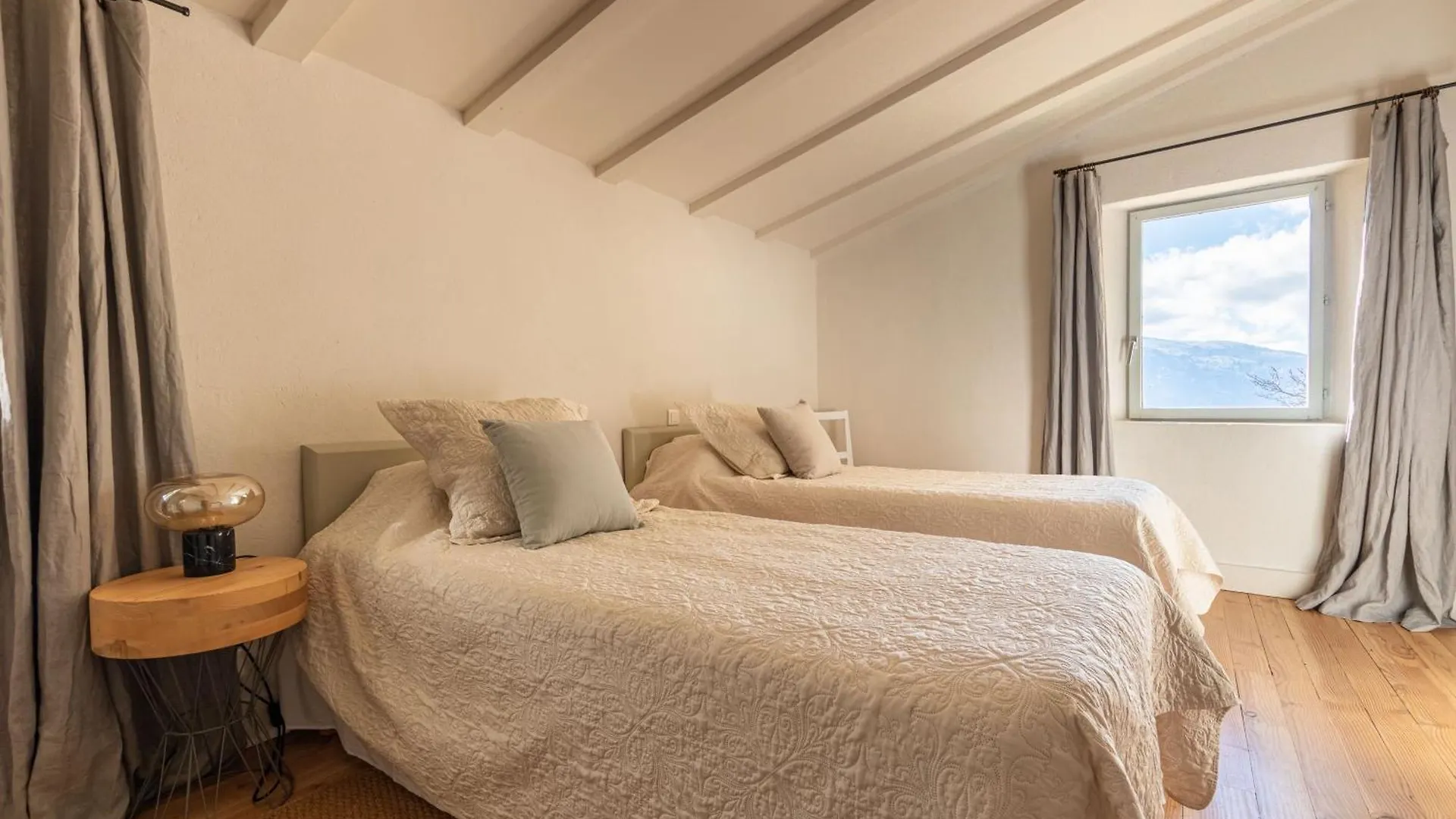 Jolie Maison En Plein Coeur Des Bois Et Lavande Pour 5 Personnes Teyssieres 0*,  Франция